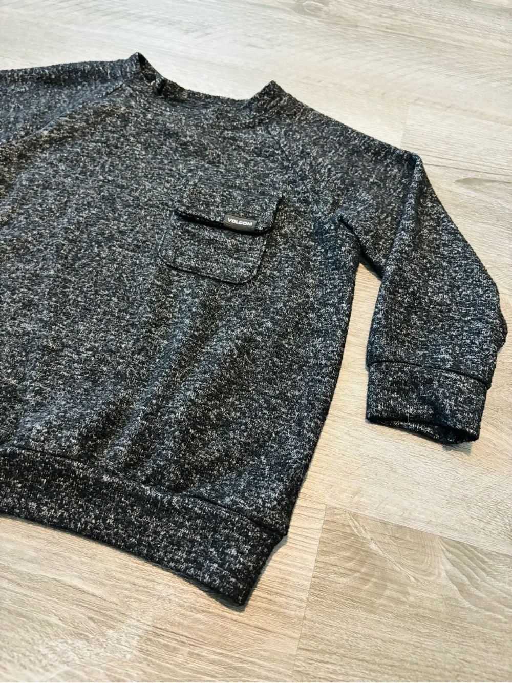 New Volcom baby boys Heathered Black Pocket Crew Sweater size 24 months